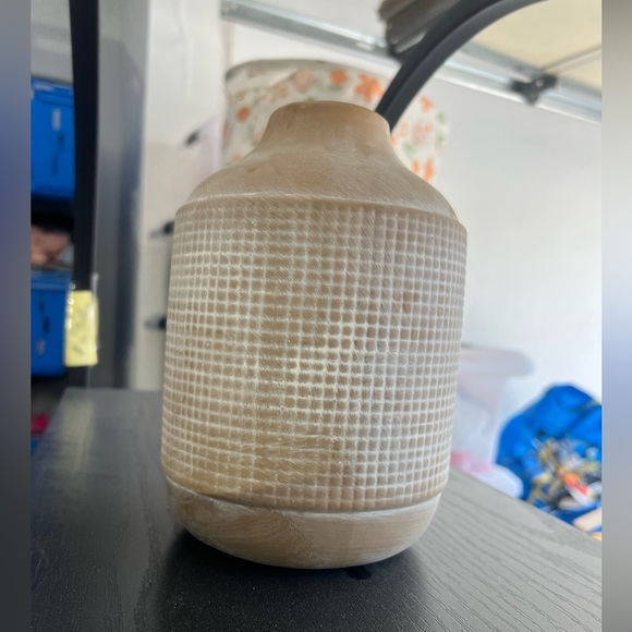 SIDUCAL Ceramic Rustic Farmhouse Vase, Sand Glaze Finish Boho Vase,Pottery decor - Picture 9 of 10